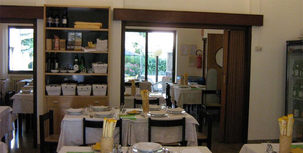 Hotel Trieste Senigallia Bagian luar foto