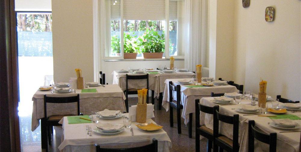 Hotel Trieste Senigallia Bagian luar foto