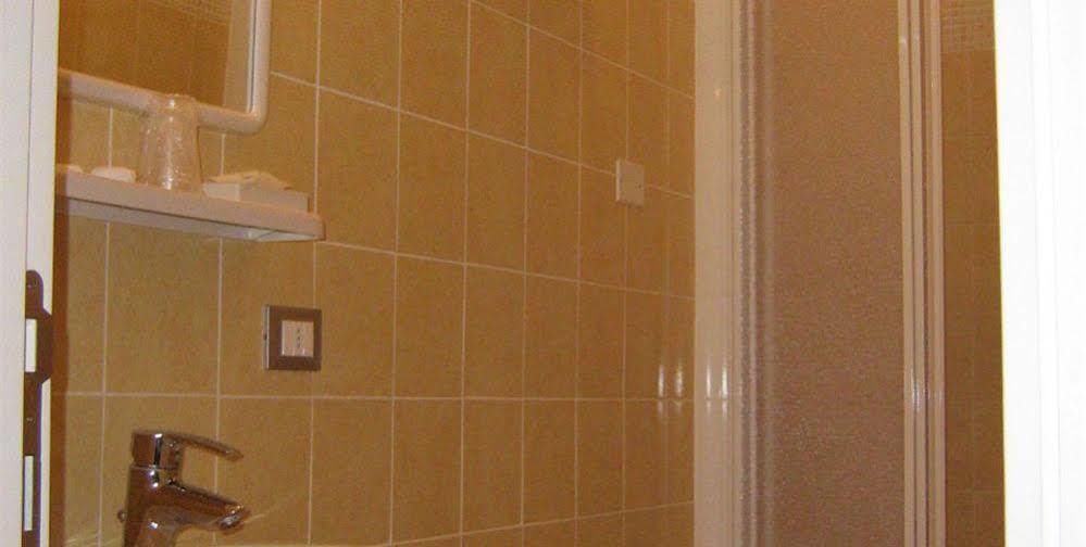 Hotel Trieste Senigallia Bagian luar foto